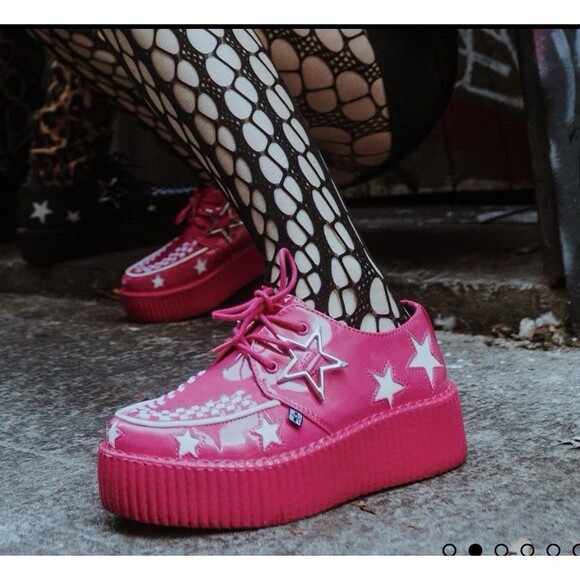 T.U.K. Pink & White Star Viva Mondo Creeper Bold Iconic Platform Vegan Sz 7 - Picture 1 of 13